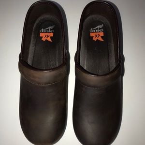 DANSKO XP Non Slip antique brown clogs